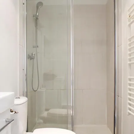 Comfort And Calm At The Gateway To Paris Apartment *